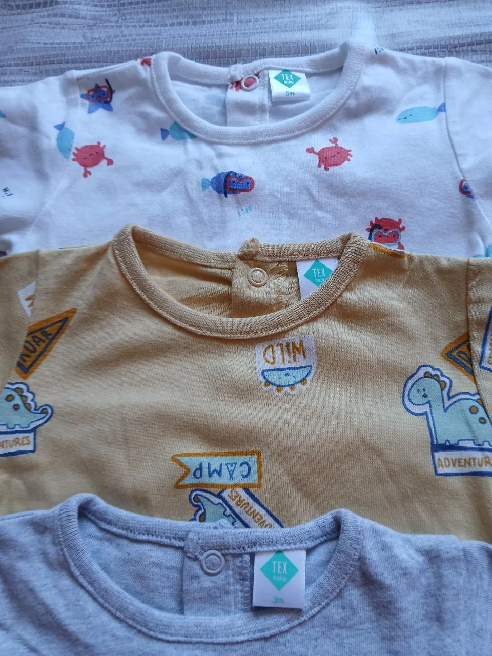 Lote de 3 macacões combishorts para menino Tex Baby 60 cm 3 meses – photo 4